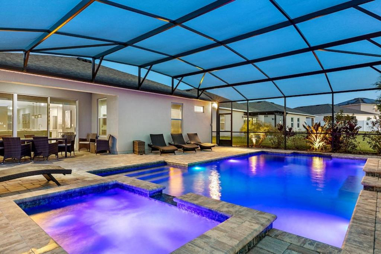 Others 4, Stunning 4 Bed Private Villa close to Disney, Polk