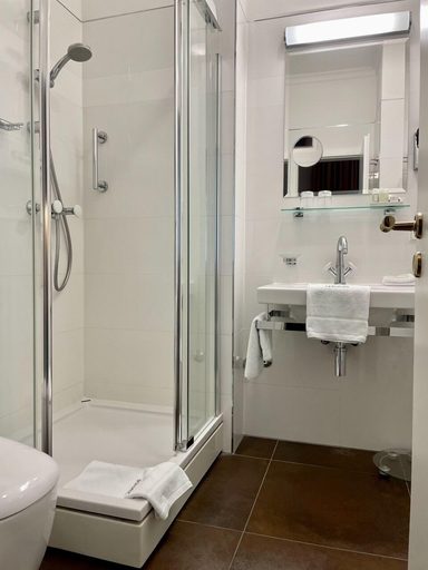 Bathroom 5, Gebhards Hotel, Göttingen
