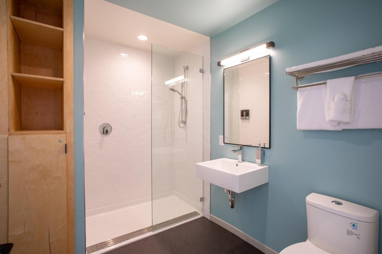Bathroom 3, The Monterey Motel, Bernalillo