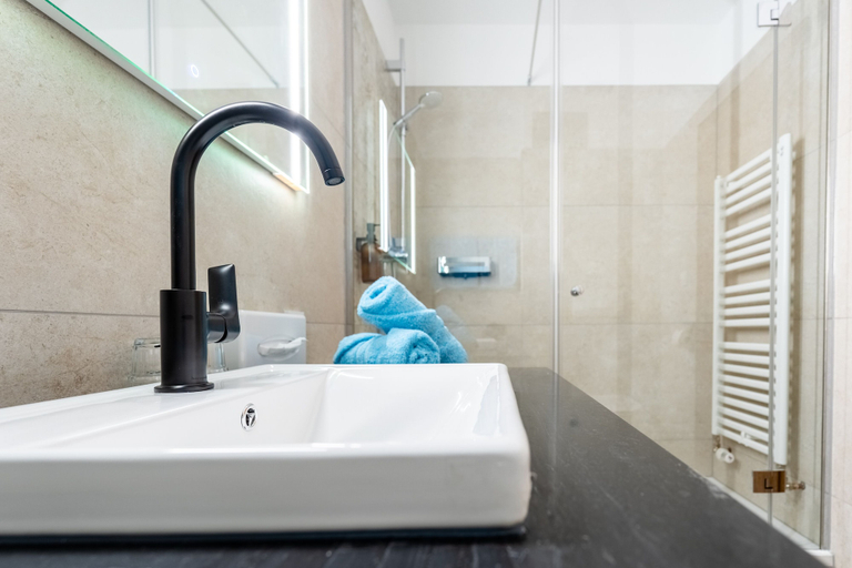 Bathroom 5, Hotel Krone Tirol, Reutte