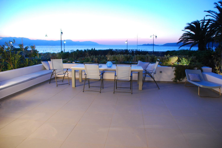 Others 5, Beach Front Villa in Loutraki, Peloponnese