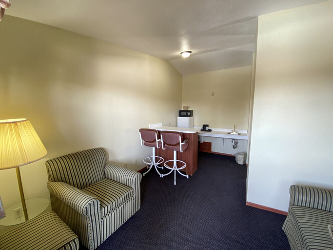 Room 2, Campus Inn Motel, Sauk
