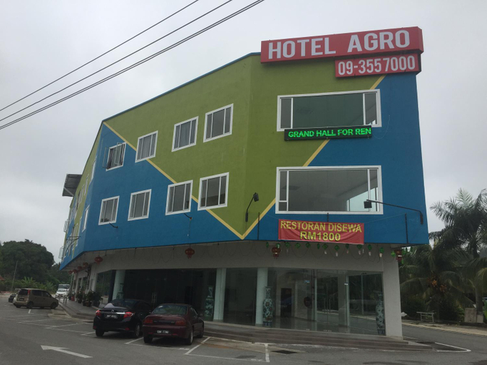 Exterior & Views