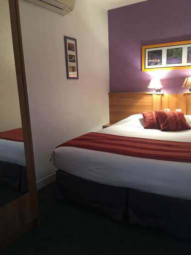 Room 3, Bagnoles Hôtel, Orne