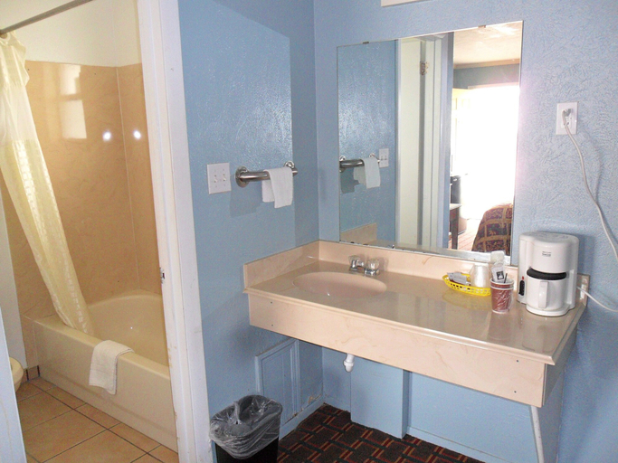Bathroom 5, A OK Motel, Cooke