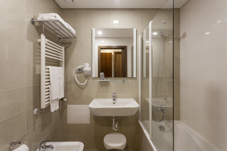 Bathroom 4, Hotel Miramar - São Pedro de Moel, Marinha Grande