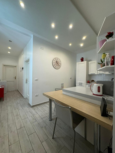 Others 4, Modern Room with private bathroom, Trento