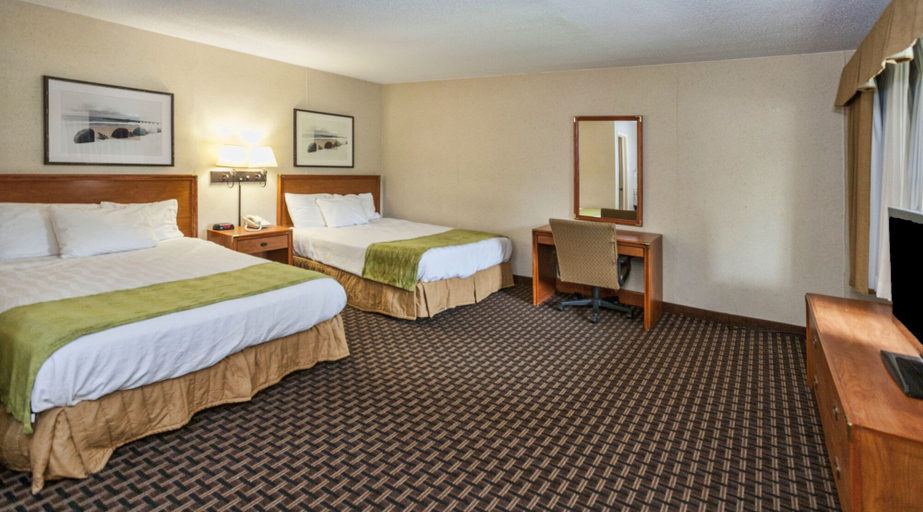 Bedroom 3, Edgewater Hotel & Waterpark, Saint Louis