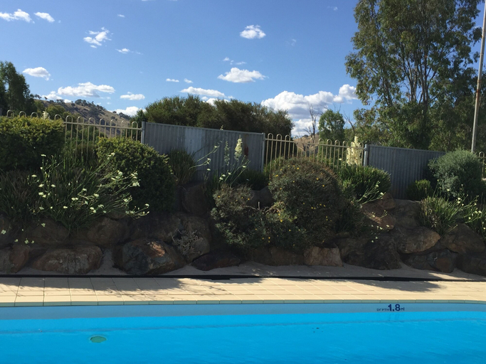 Sport & Beauty 3, Tuckerbox Motor Inn, Gundagai
