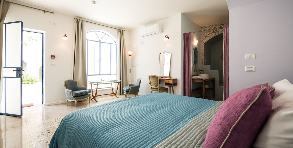 Room 3, The Way Inn