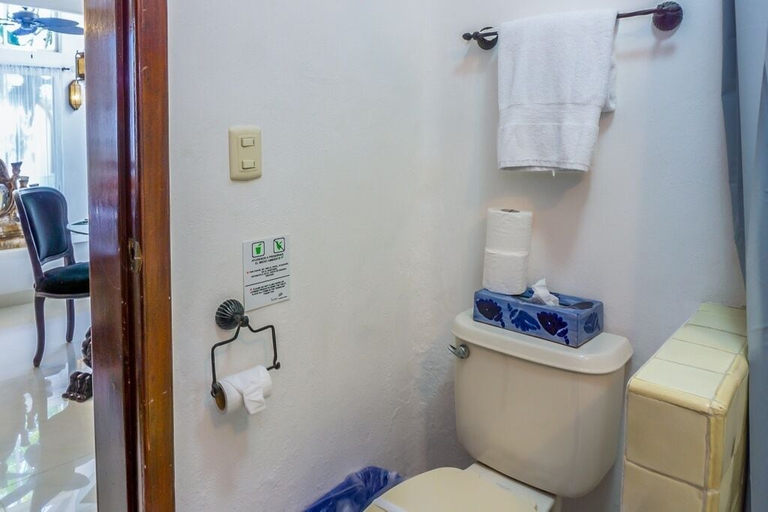 Bathroom 2, Royal Palms 3 1 Bedroom Condo by RedAwning, Cozumel