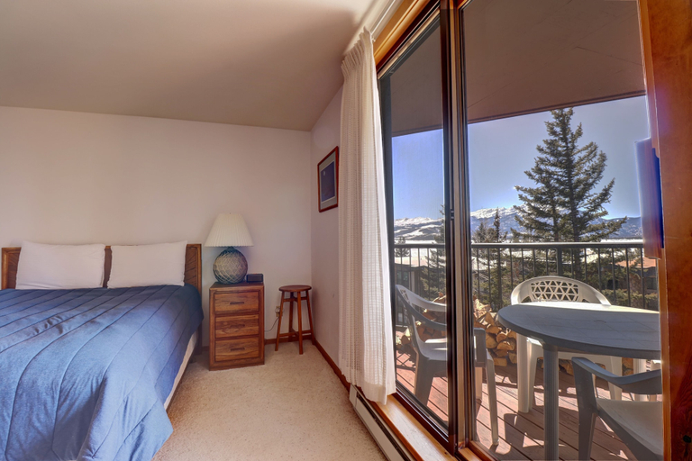 Room 3, 432 Marina Place 2 Bedroom Condo by RedAwning, Summit