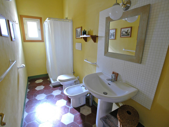 Bathroom 2, Villa Casa Rosa, Livorno