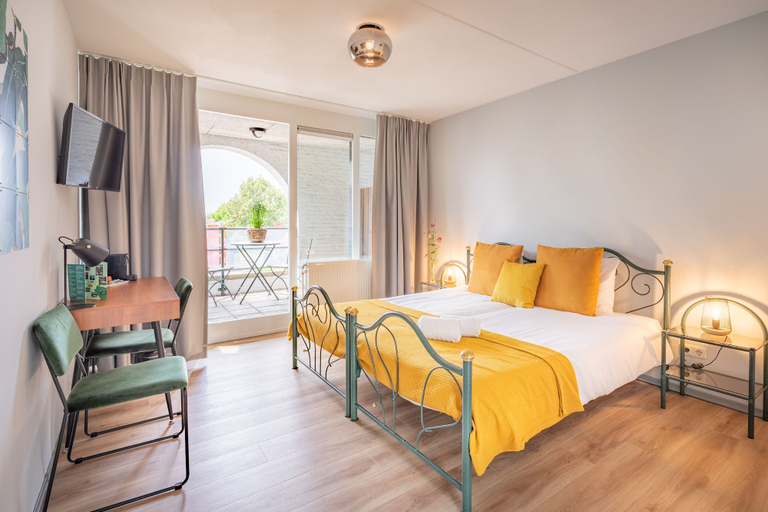 Bedroom 2, Hotel Nieuw Antiek, Helden