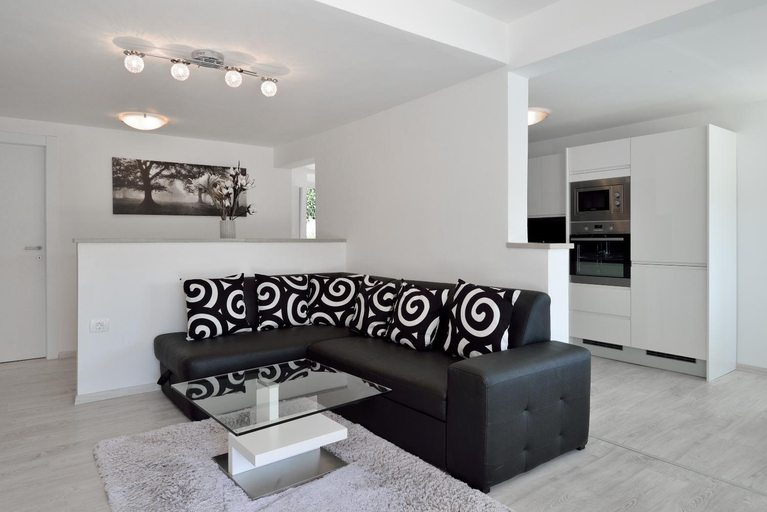 Others 2, Apartment Panorama, Labin