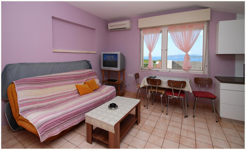 5, Apartments Ivan Perkov Tomas Bilo, Primošten