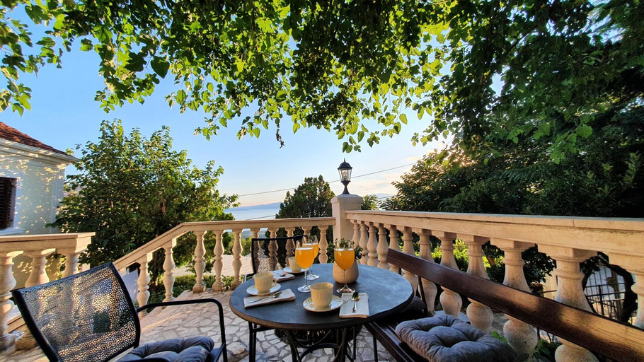 Balcony/terrace 3, Villa Ana, Bakar