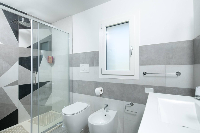 Bathroom 3, Villino le Viole by VacaVilla, Florence