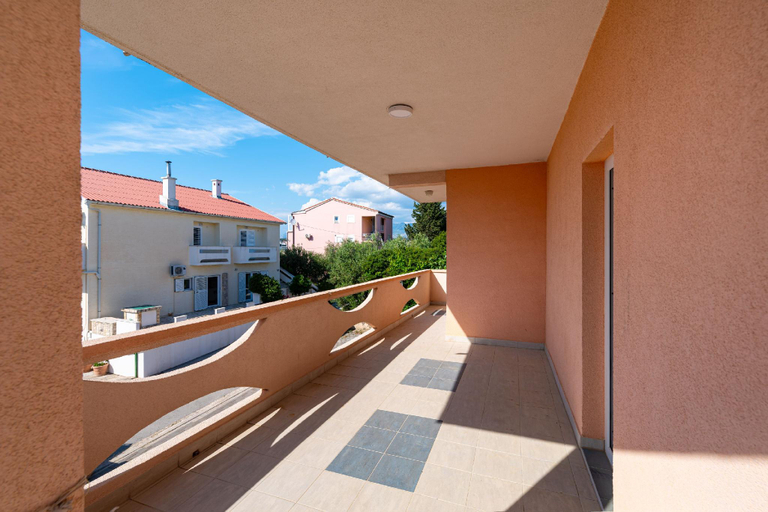 2, BonVie Apartments in Center 14 B7, Novalja