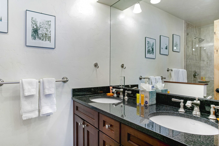 Bathroom 5, 82 Ridgepoint 3 Bedroom Townhouse by RedAwning, Eagle