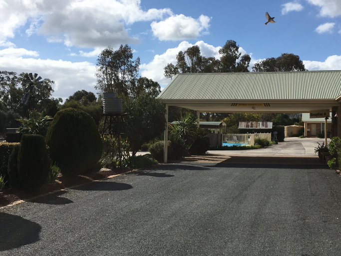 Exterior & Views 2, Tuckerbox Motor Inn, Gundagai