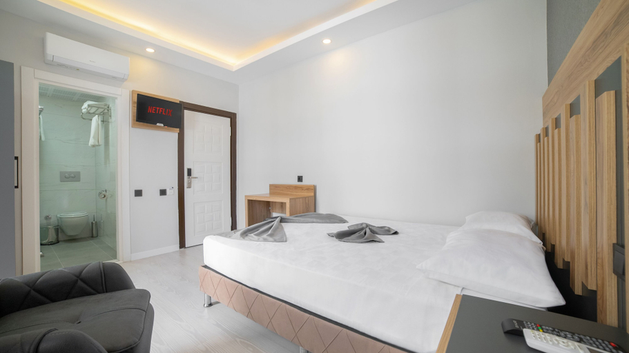 Bedroom 2, Kafkas Hotel, Antalya