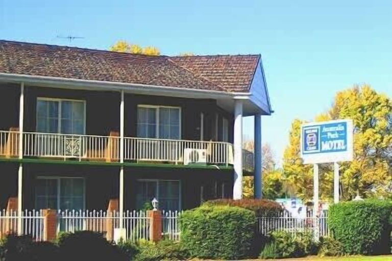Exterior & Views 2, Australia Park Motel, Albury