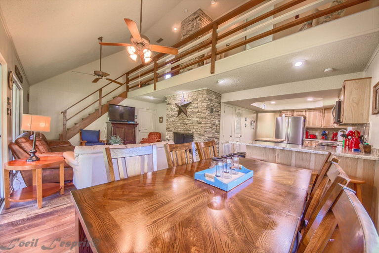 Private kitchen 3, Red Barn Rr9122rb 5 Bedroom Home by RedAwning, Comal