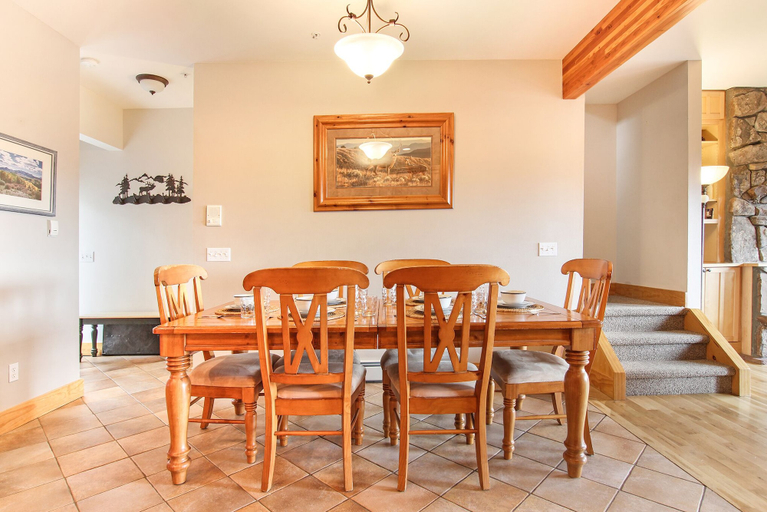 In-room dining 2, Mount Chapin S4 2 Bedroom Condo by RedAwning, Larimer