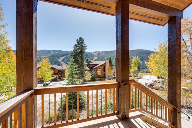 Balcony 3, Sanctuary 2569, Summit