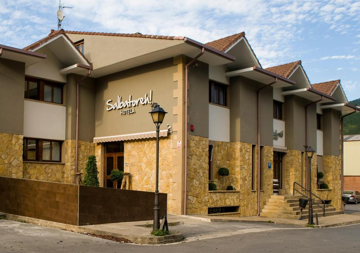 Exterior & Views 2, Hotel Salbatoreh, Guipúzcoa