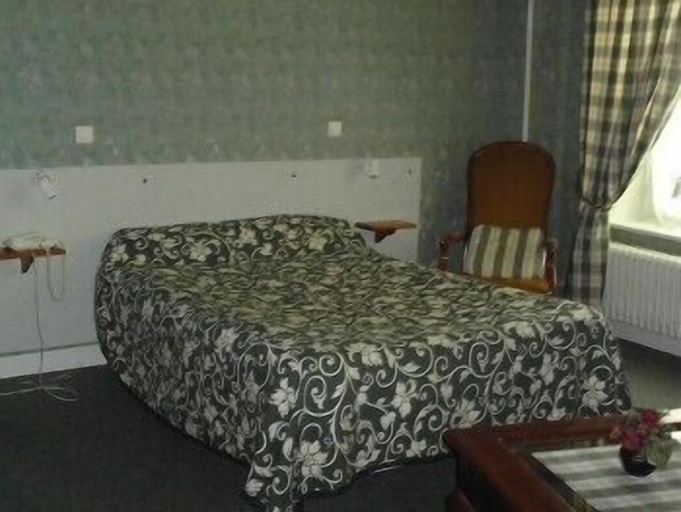 Bedroom 4, Hotel de Paris, Ardennes