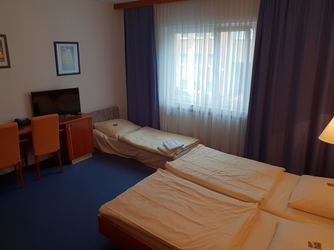 Bedroom 3, City Hotel Stuttgart, Stuttgart