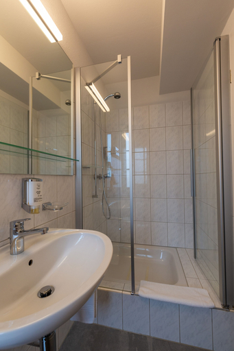 Bathroom 4, Hotel Kronenhof, Andelfingen