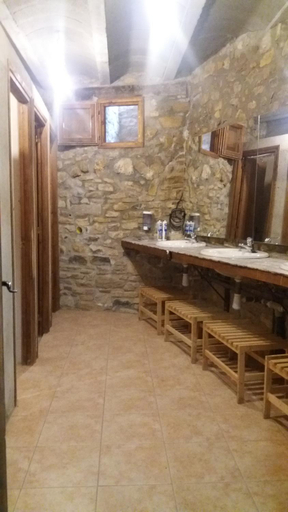 Bathroom 2, Albergue Casa Fumenal, Huesca