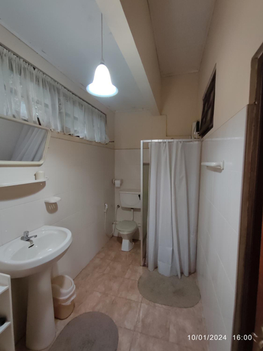 Bathroom 2, Spring Shannon Heritage, Haputale