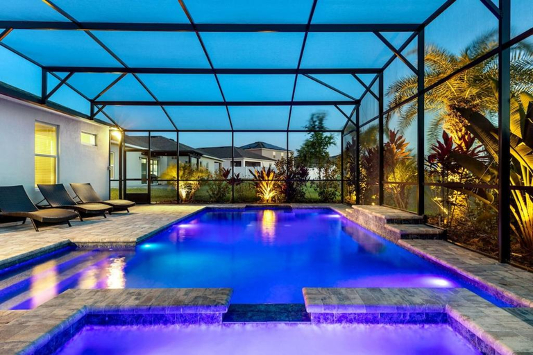 Others 3, Stunning 4 Bed Private Villa close to Disney, Polk