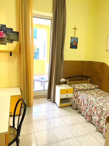 Bedroom 2, OSTELLO MADRE SANTINA, Lecce