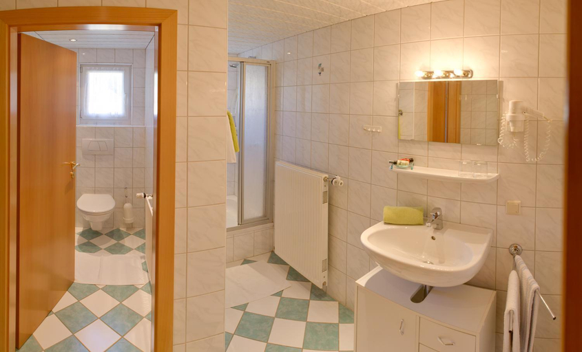 Bathroom 3, Lehenriedl Appartements, Sankt Johann im Pongau