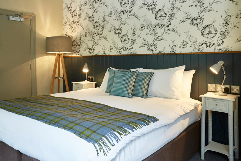 Bedroom 2, Dartbridge Inn Buckfastleigh by Greene King Inns, Devon