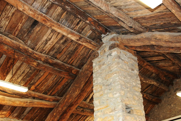 Banquet hall, Albergue Casa Fumenal, Huesca