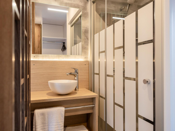 Bathroom 3, Chalet in Friesland near Alde Feanen Park, Smallingerland