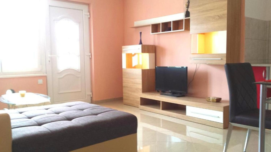 Bedroom 2, SARITA Apartments 1, Makarska