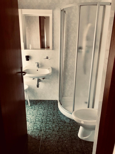 Bathroom 3, Albergo Ristorante Dal Cogo, Belluno