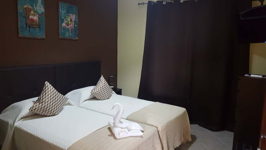 Bedroom 3, Almancil Hostel, Loulé