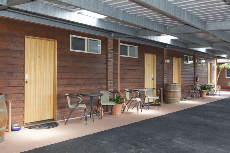 Others 5, Ararat Motor Inn, Ararat