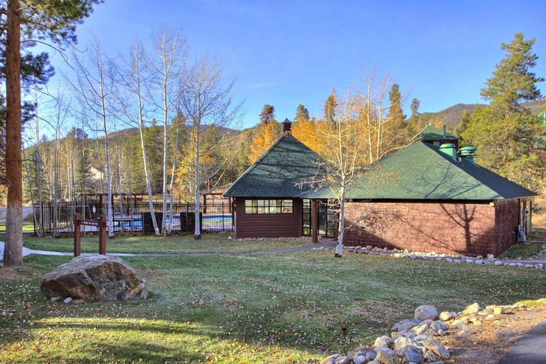 Mountain view, 1934 Soda Springs 3 Bedroom Condo by RedAwning, Summit