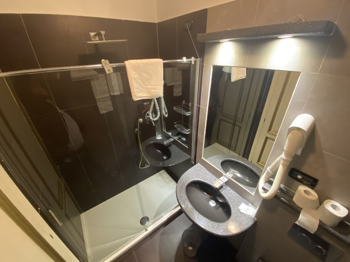 Bathroom 5, Hotel Artuà & Solferino, Torino