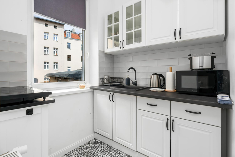 Kitchen 2, Apartments Pod Herkulesami by Noclegi Renters, Poznań City