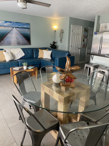 Dining 4, Cognito Townhouse 3 Bedroom Home by RedAwning, Cameron